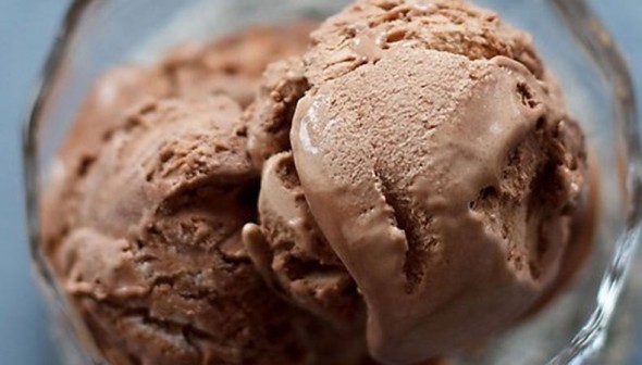 Crème glacée au chocolat et au lait de coco